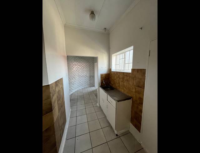 M² BUILDING FOR SALE IN SPRINGS CENTRAL